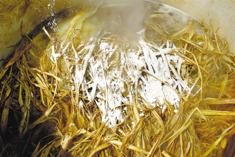 Choyang et le patrimoine artisanal du papier tibétain Choyang et le patrimoine artisanal du papier tibétain